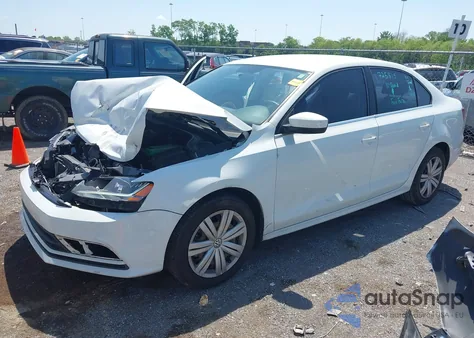 2017 Volkswagen Jetta 1.4T S z USA, uszkodzony, nr VIN 3VW2B7AJ5HM332931
